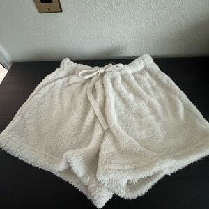 Creamy faux fur drawstring sleepwear or leisure